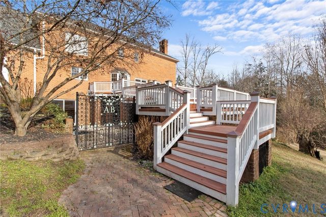 1517 Old Church Rd, Mechanicsville, VA 23111