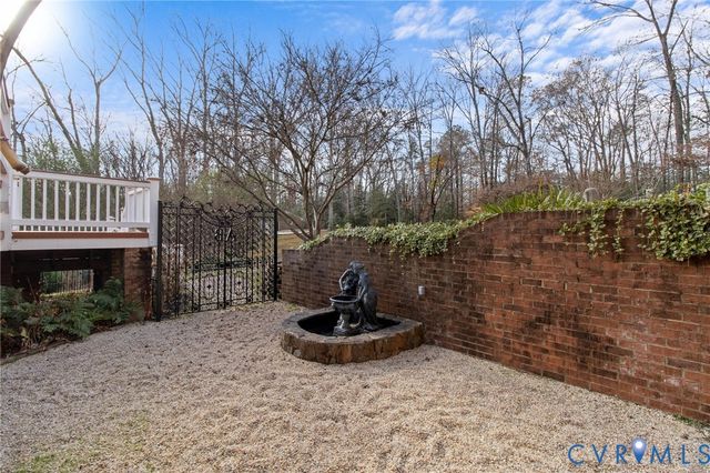 1517 Old Church Rd, Mechanicsville, VA 23111