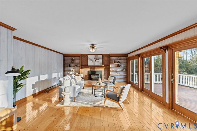 1517 Old Church Rd, Mechanicsville, VA 23111