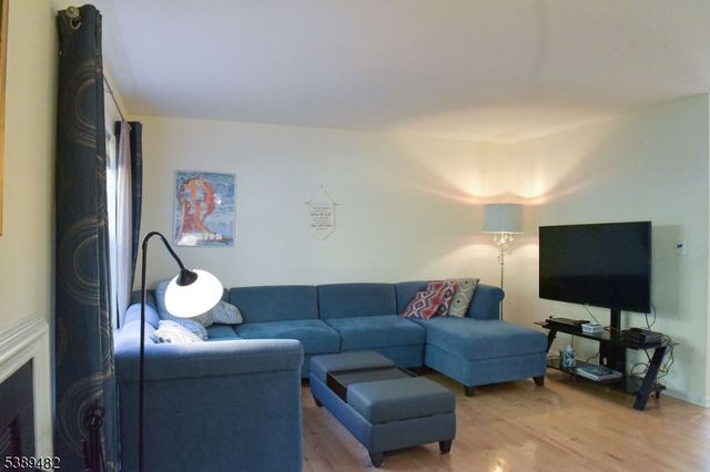 3 Woodmont Dr, Randolph Twp., NJ 07869