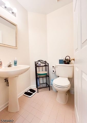 3 Woodmont Dr, Randolph Twp., NJ 07869