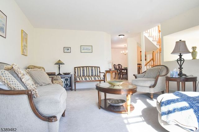 3 Woodmont Dr, Randolph Twp., NJ 07869