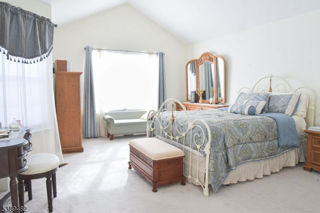 3 Woodmont Dr, Randolph Twp., NJ 07869