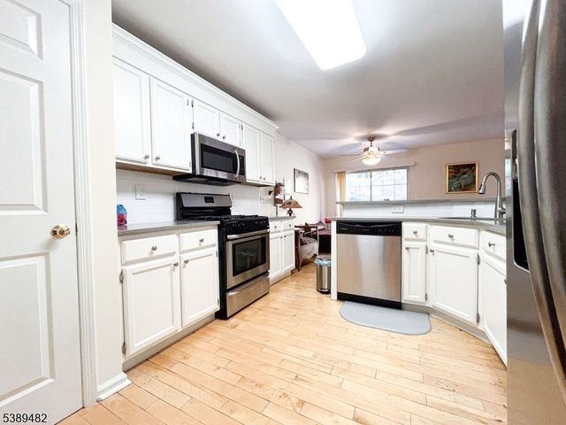 3 Woodmont Dr, Randolph Twp., NJ 07869