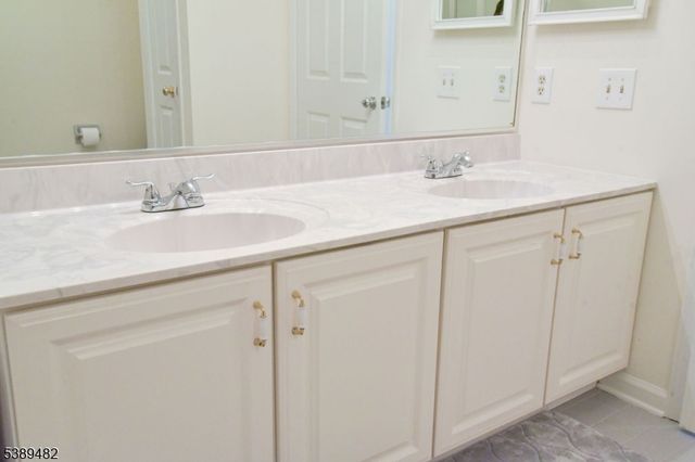 3 Woodmont Dr, Randolph Twp., NJ 07869