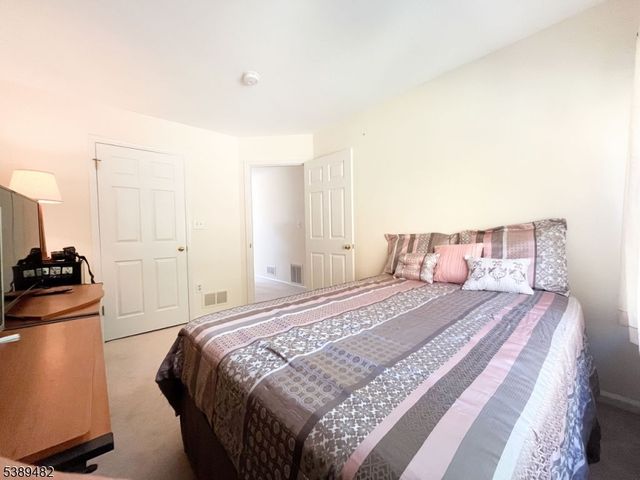 3 Woodmont Dr, Randolph Twp., NJ 07869