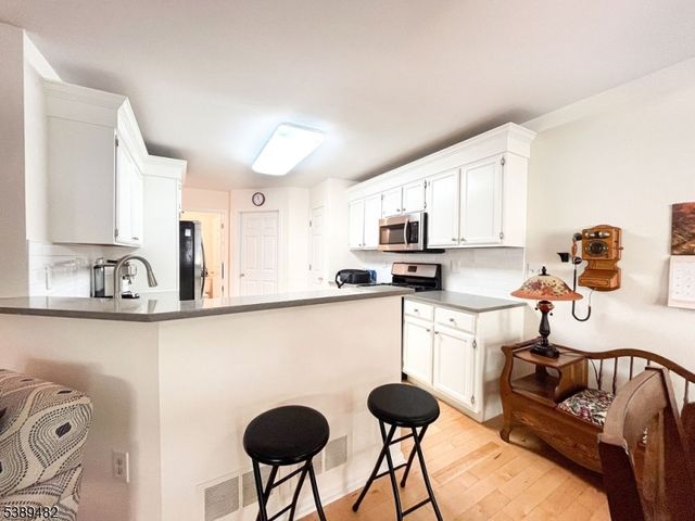 3 Woodmont Dr, Randolph Twp., NJ 07869