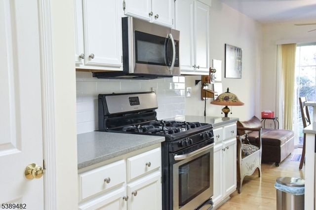 3 Woodmont Dr, Randolph Twp., NJ 07869