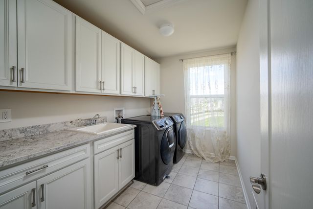 2825 Dillon Drive, Ann Arbor, MI 48105