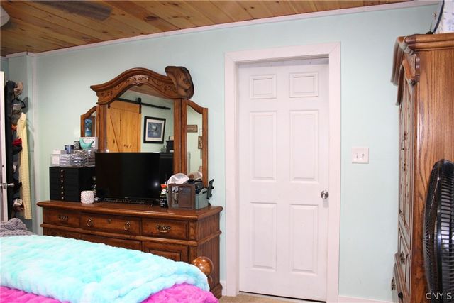 32 Oswego Street, Camden, NY 13316