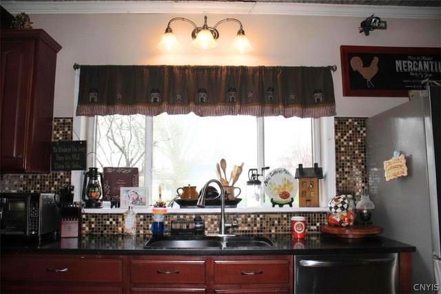 32 Oswego Street, Camden, NY 13316