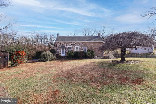 3155 LEHR DR, York, PA 17404