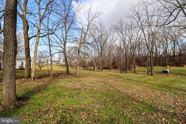 3155 LEHR DR, York, PA 17404