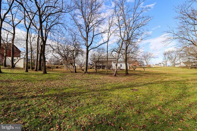 3155 LEHR DR, York, PA 17404