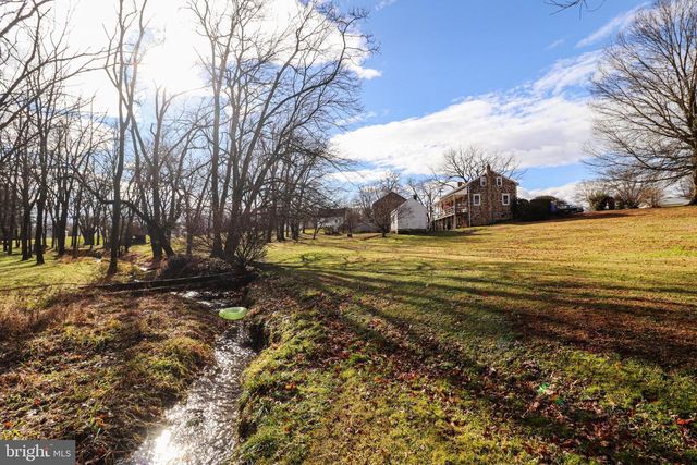 3155 LEHR DR, York, PA 17404