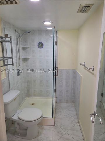 8041 Southgate Blvd H6, North Lauderdale, FL 33068