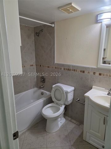 8041 Southgate Blvd H6, North Lauderdale, FL 33068