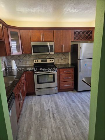8041 Southgate Blvd H6, North Lauderdale, FL 33068