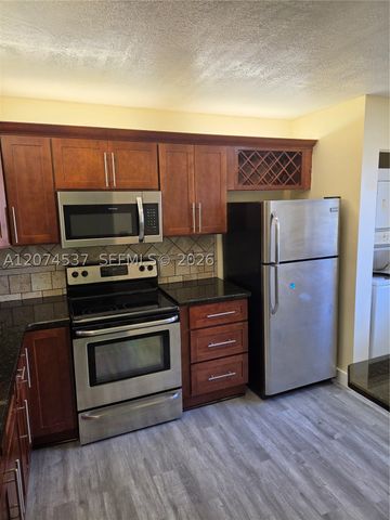 8041 Southgate Blvd H6, North Lauderdale, FL 33068