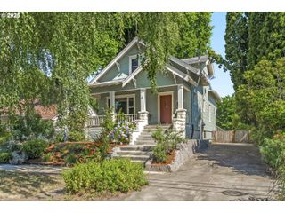 1607 Ne MORGAN St, Portland, OR 97211
