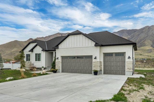 1676 E COREYS CT, Lake Point, UT 84074