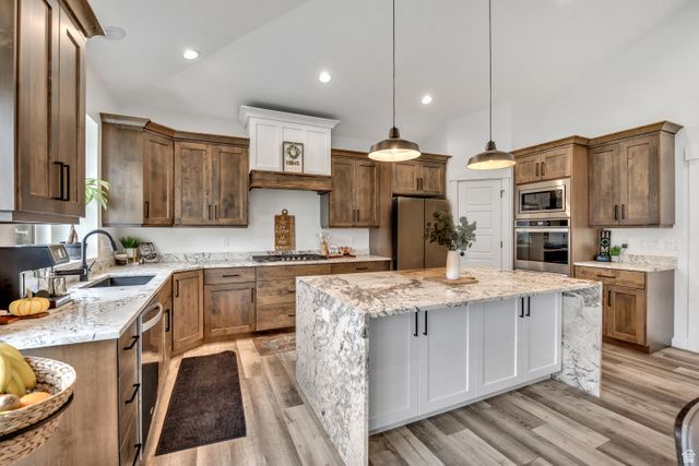 1676 E COREYS CT, Lake Point, UT 84074