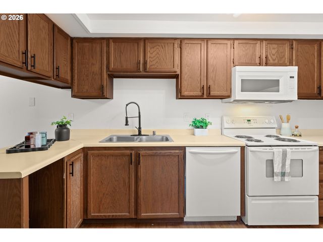 1611 Ne 113TH St 332, Vancouver, WA 98686