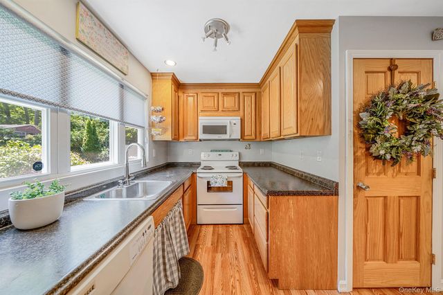 104 21st Street, Wading River, NY 11792