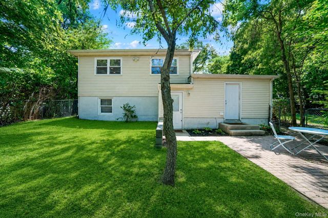 104 21st Street, Wading River, NY 11792