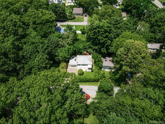 104 21st Street, Wading River, NY 11792