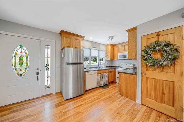 104 21st Street, Wading River, NY 11792
