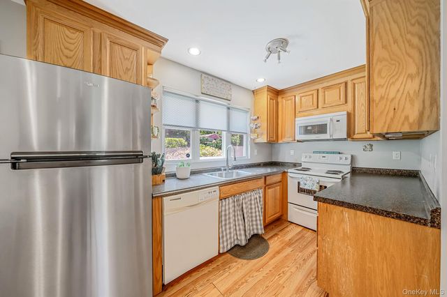 104 21st Street, Wading River, NY 11792