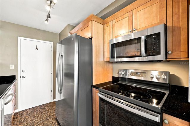 7200 SUNSHINE SKYWAY LANE S 6G, St Petersburg, FL 33711