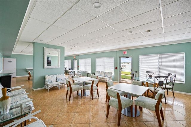 7200 SUNSHINE SKYWAY LANE S 6G, St Petersburg, FL 33711