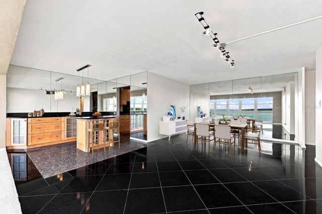 7200 SUNSHINE SKYWAY LANE S 6G, St Petersburg, FL 33711