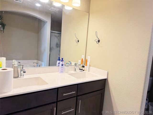 13672 S Kenosha Avenue, Glenpool, OK 74033