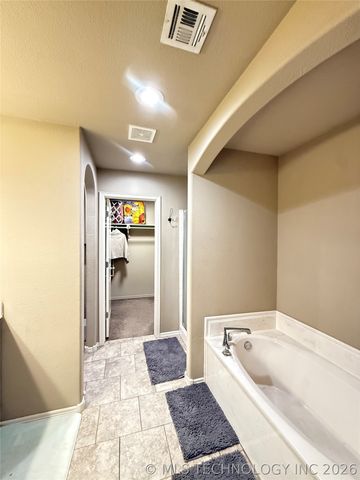 13672 S Kenosha Avenue, Glenpool, OK 74033