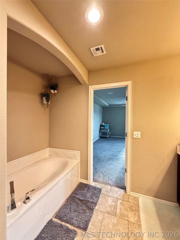 13672 S Kenosha Avenue, Glenpool, OK 74033