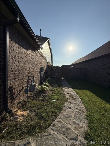 13672 S Kenosha Avenue, Glenpool, OK 74033