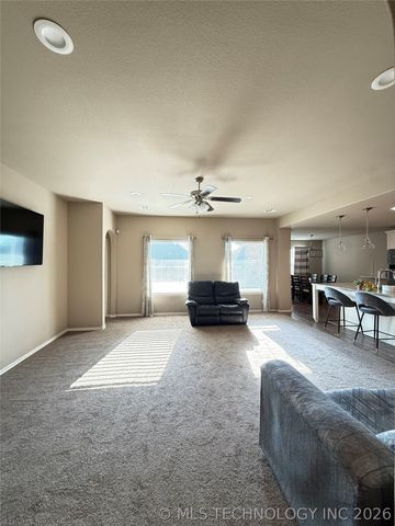13672 S Kenosha Avenue, Glenpool, OK 74033