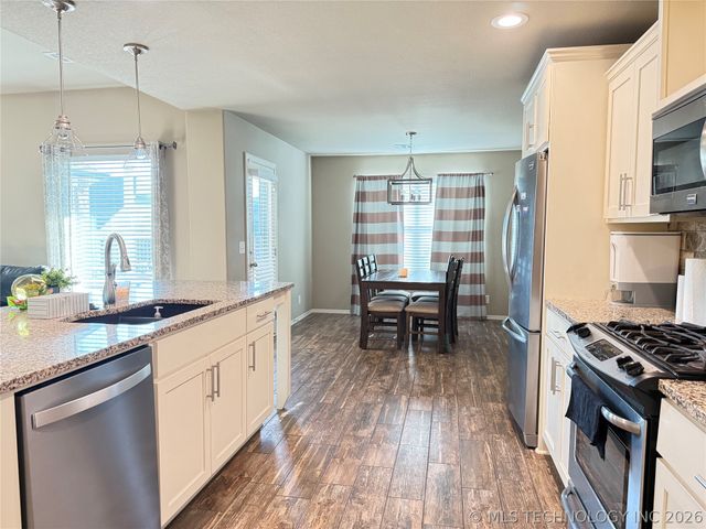 13672 S Kenosha Avenue, Glenpool, OK 74033
