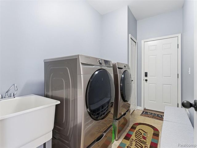 47450 Ellery Lane, Canton, MI 48187