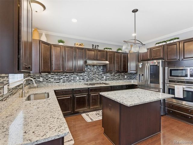 47450 Ellery Lane, Canton, MI 48187