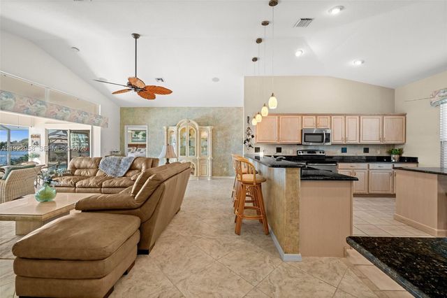 626 Cape Coral PKWY W, Cape Coral, FL 33914