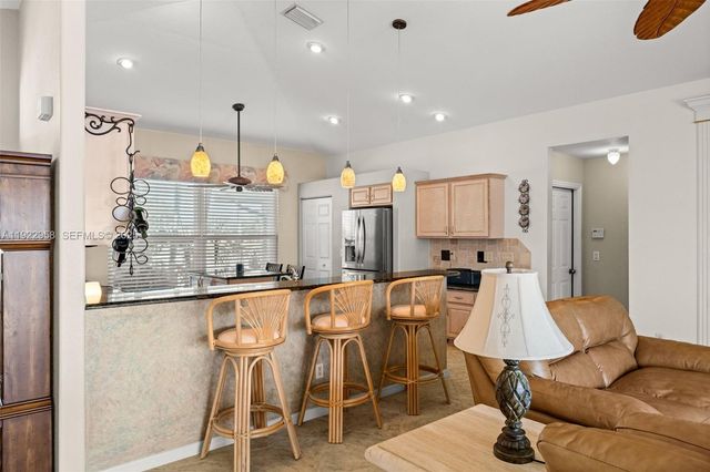 626 Cape Coral PKWY W, Cape Coral, FL 33914