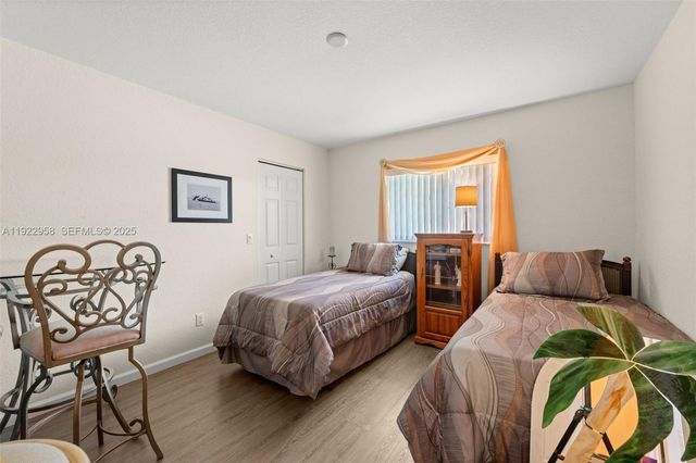 626 Cape Coral PKWY W, Cape Coral, FL 33914