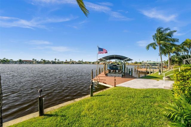 626 Cape Coral PKWY W, Cape Coral, FL 33914