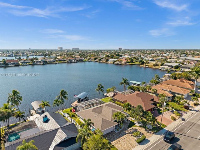 626 Cape Coral PKWY W, Cape Coral, FL 33914