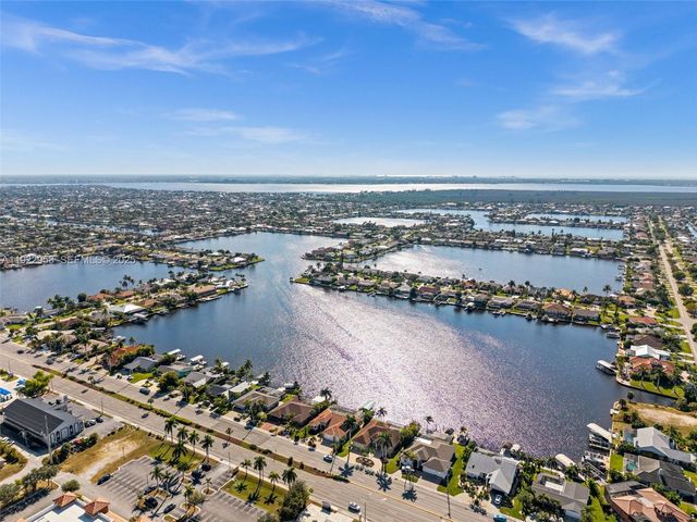 626 Cape Coral PKWY W, Cape Coral, FL 33914