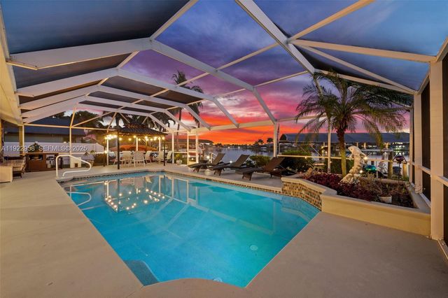 626 Cape Coral PKWY W, Cape Coral, FL 33914